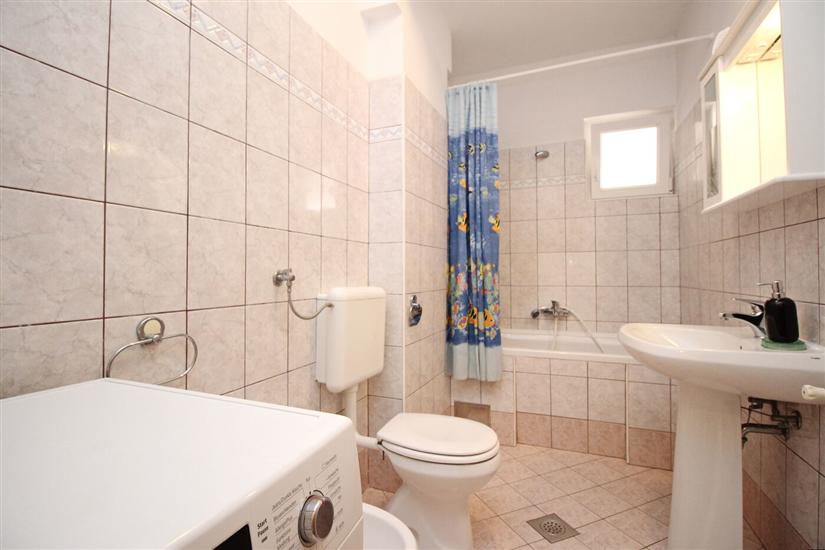 Apartment A2, for 6 persons