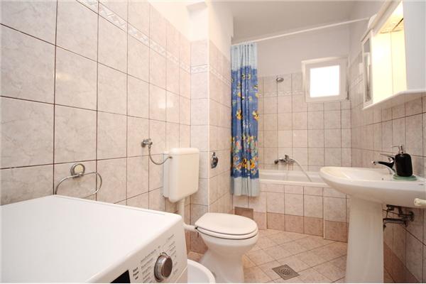 Apartment A2, for 6 persons