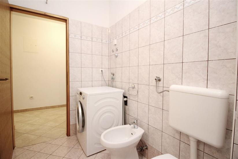 Apartment A2, for 6 persons