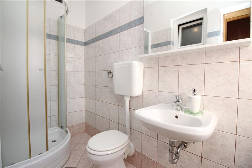 Apartment A2, for 6 persons