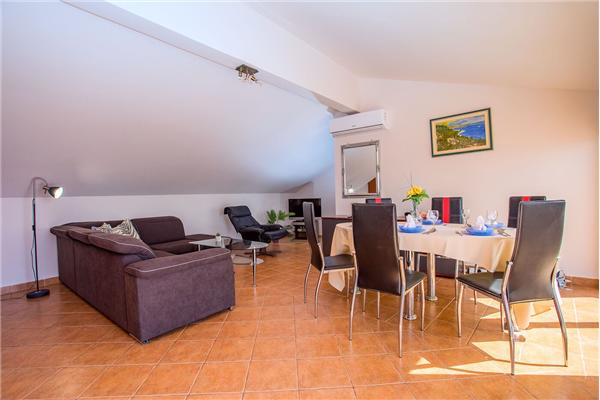 House K1, for 8 persons