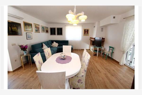 Apartment A1, for 6 persons