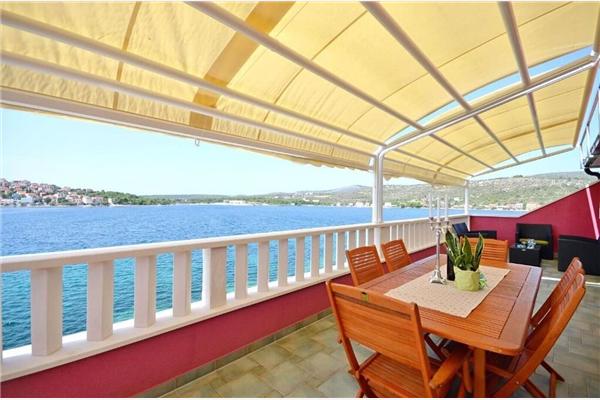 Apartment A1, for 10 persons