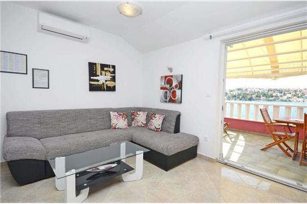Apartment A1, for 10 persons