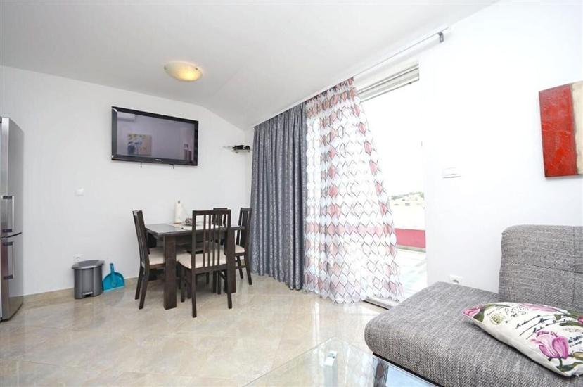 Apartment A1, for 10 persons