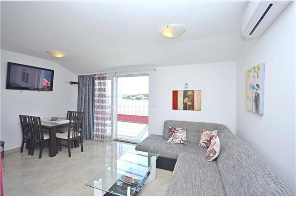 Apartment A1, for 10 persons