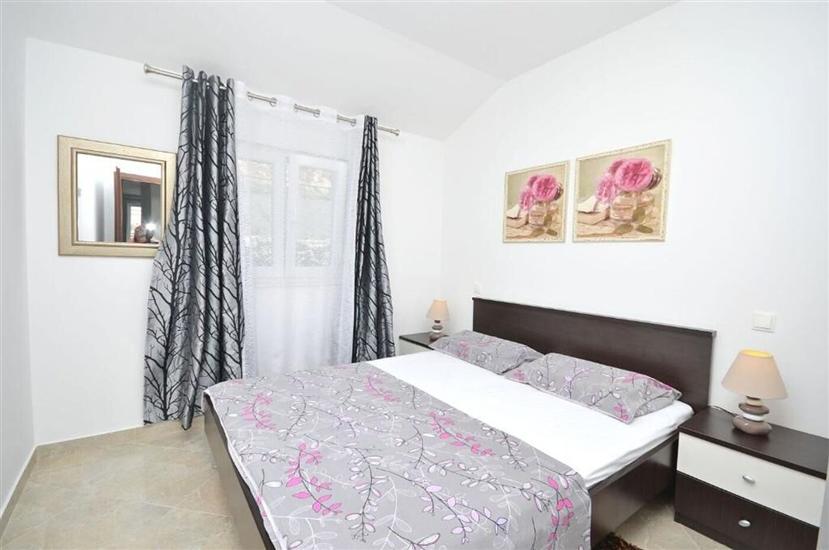 Apartment A1, for 10 persons