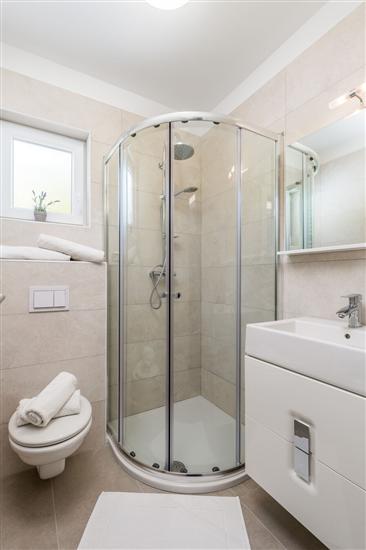 Room S2, for 3 persons