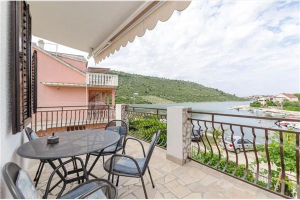 Apartment A1, for 4 persons