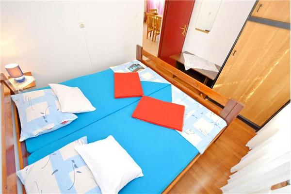 Apartment A1, for 6 persons