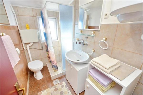 Apartment A1, for 6 persons