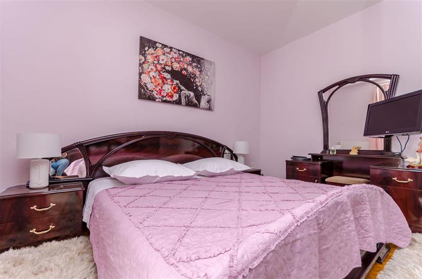 Apartment A2, for 5 persons