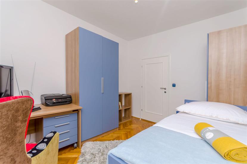 Apartment A2, for 5 persons