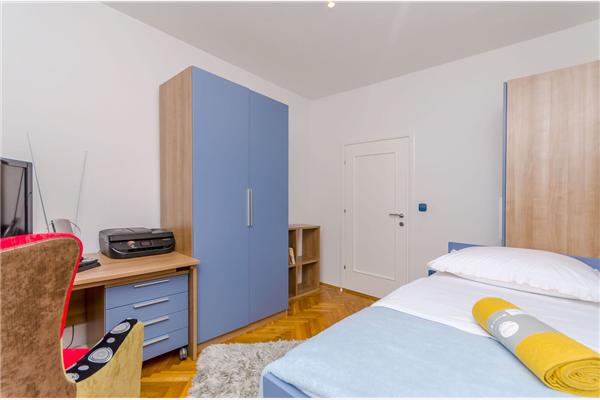 Apartment A2, for 5 persons