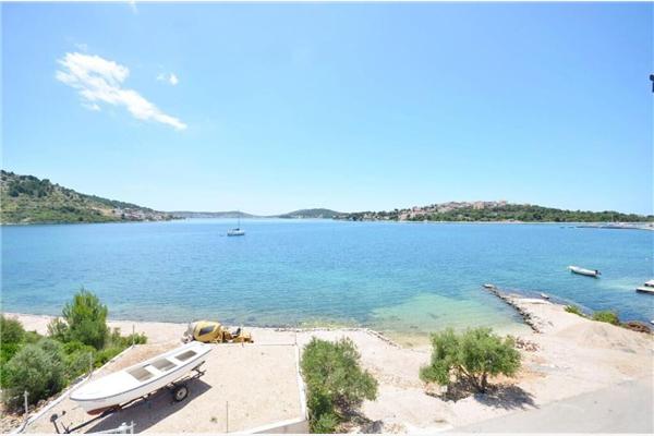 Apartment A4, for 4 persons