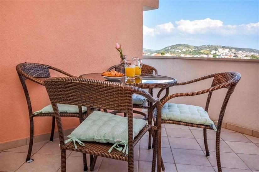 Apartment A2, for 6 persons