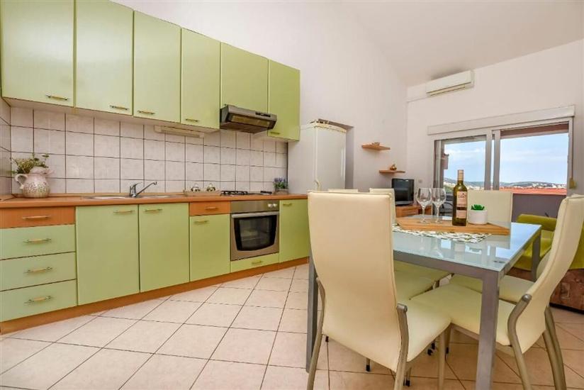 Apartment A2, for 6 persons