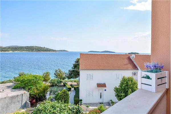 Apartment A2, for 6 persons