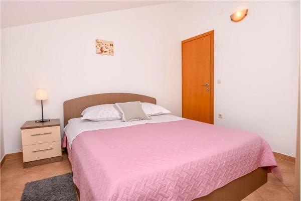 Apartment A2, for 6 persons