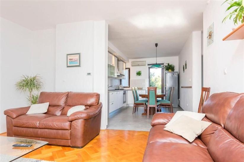 Apartment A4, for 6 persons