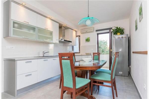 Apartment A4, for 6 persons