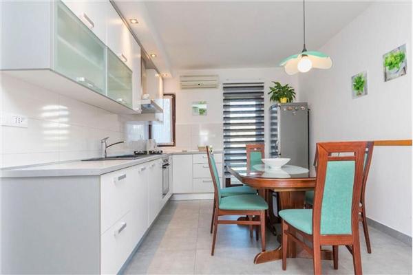 Apartment A4, for 6 persons