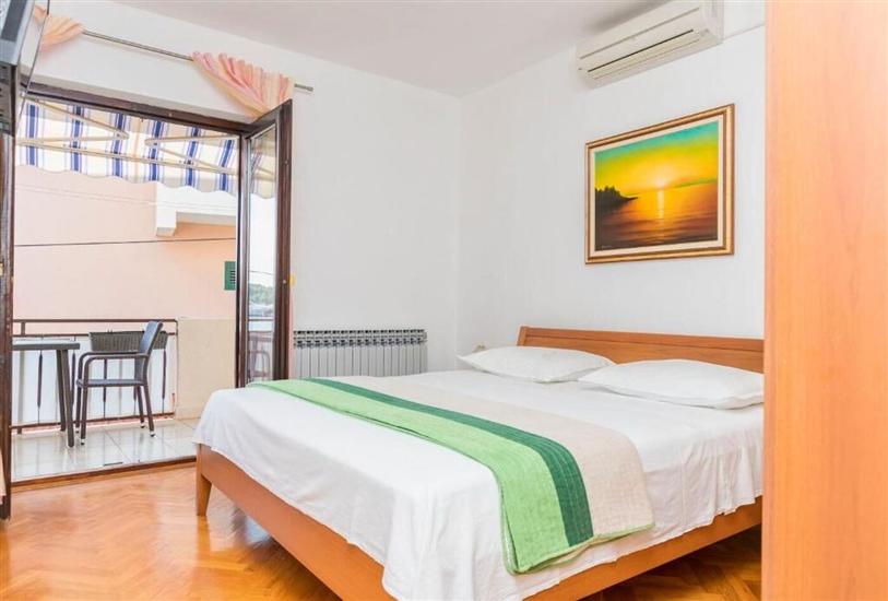 Apartment A4, for 6 persons