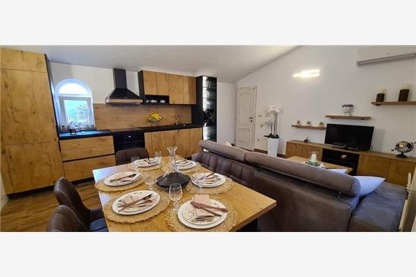 House K1, for 18 persons