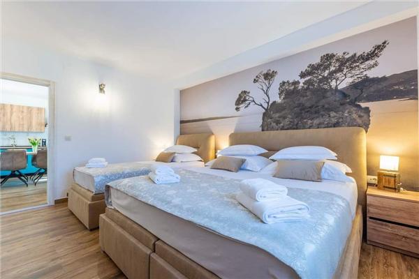 House K1, for 18 persons