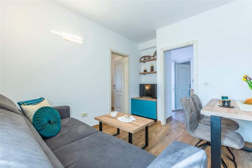 House K1, for 18 persons