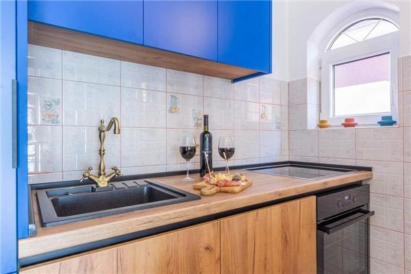 House K1, for 18 persons