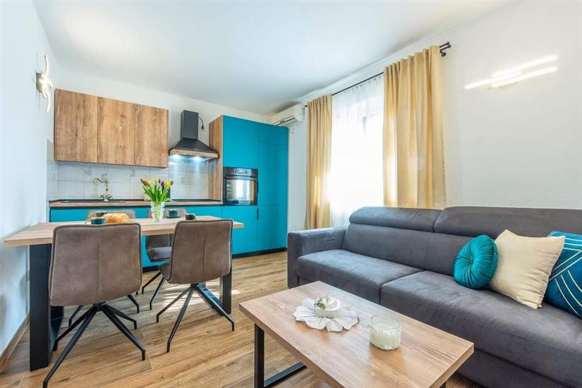 House K1, for 18 persons