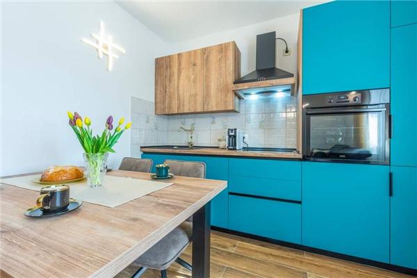 House K1, for 18 persons