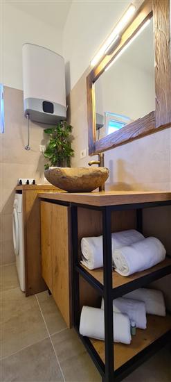 House K1, for 18 persons