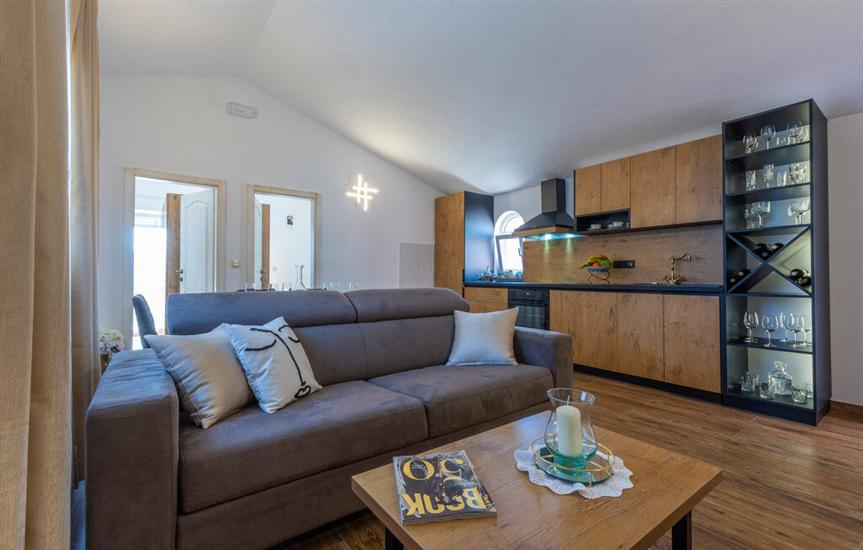 House K1, for 18 persons