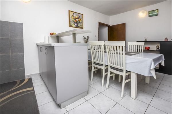 Apartment A1, for 5 persons