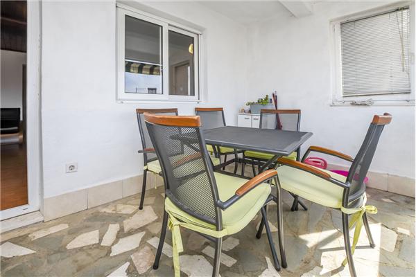 Apartment A1, for 5 persons