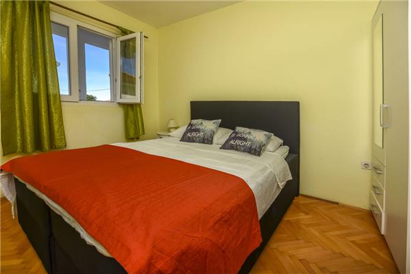 Apartment A1, for 5 persons