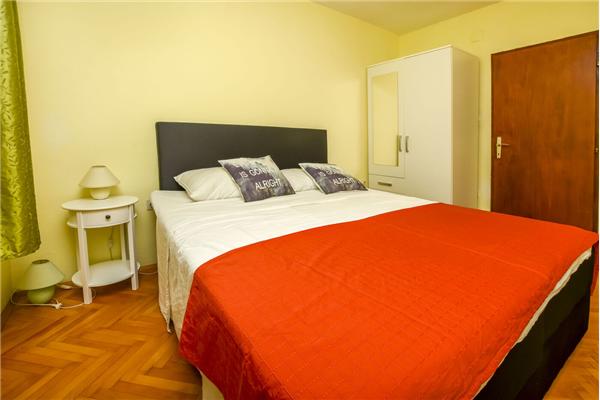 Apartment A1, for 5 persons