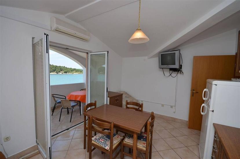Apartment A4, for 4 persons