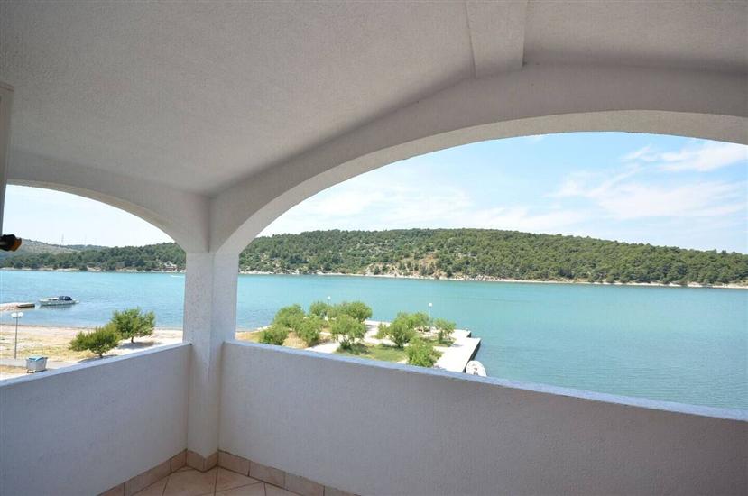 Apartment A4, for 4 persons