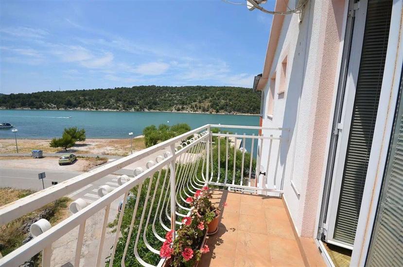 Apartment A4, for 4 persons