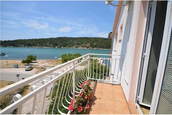 Apartment A4, for 4 persons