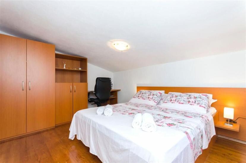 Apartment A1, for 3 persons