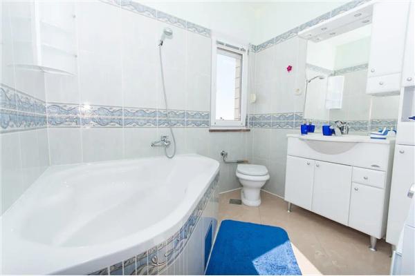 Apartment A1, for 6 persons