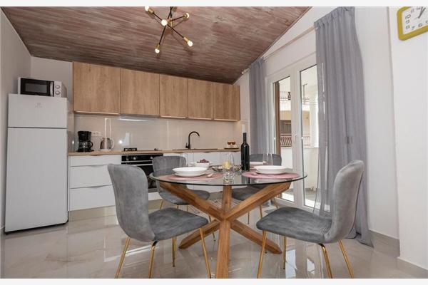 Apartment A1, for 5 persons