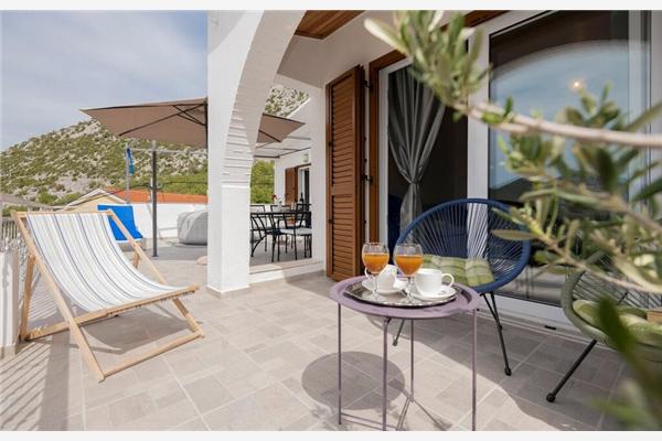 Apartment A1, for 5 persons