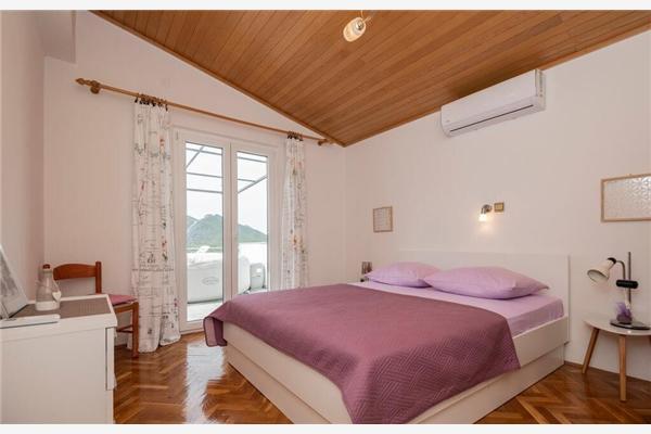 Apartment A1, for 5 persons