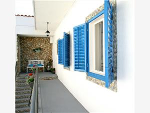 Ferienwohnung Tina Vodice, Größe 60,00 m2, Luftlinie bis zum Meer 100 m, Entfernung vom Ortszentrum (Luftlinie) 50 m