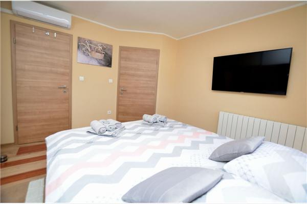 House K1, for 8 persons